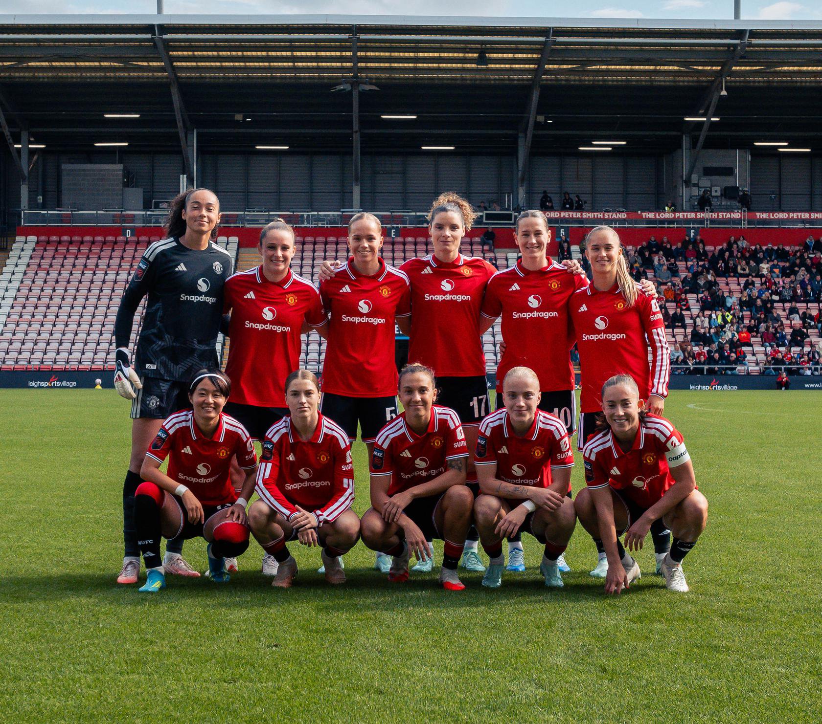 United Women team photo before West Ham match | 27 September 2026