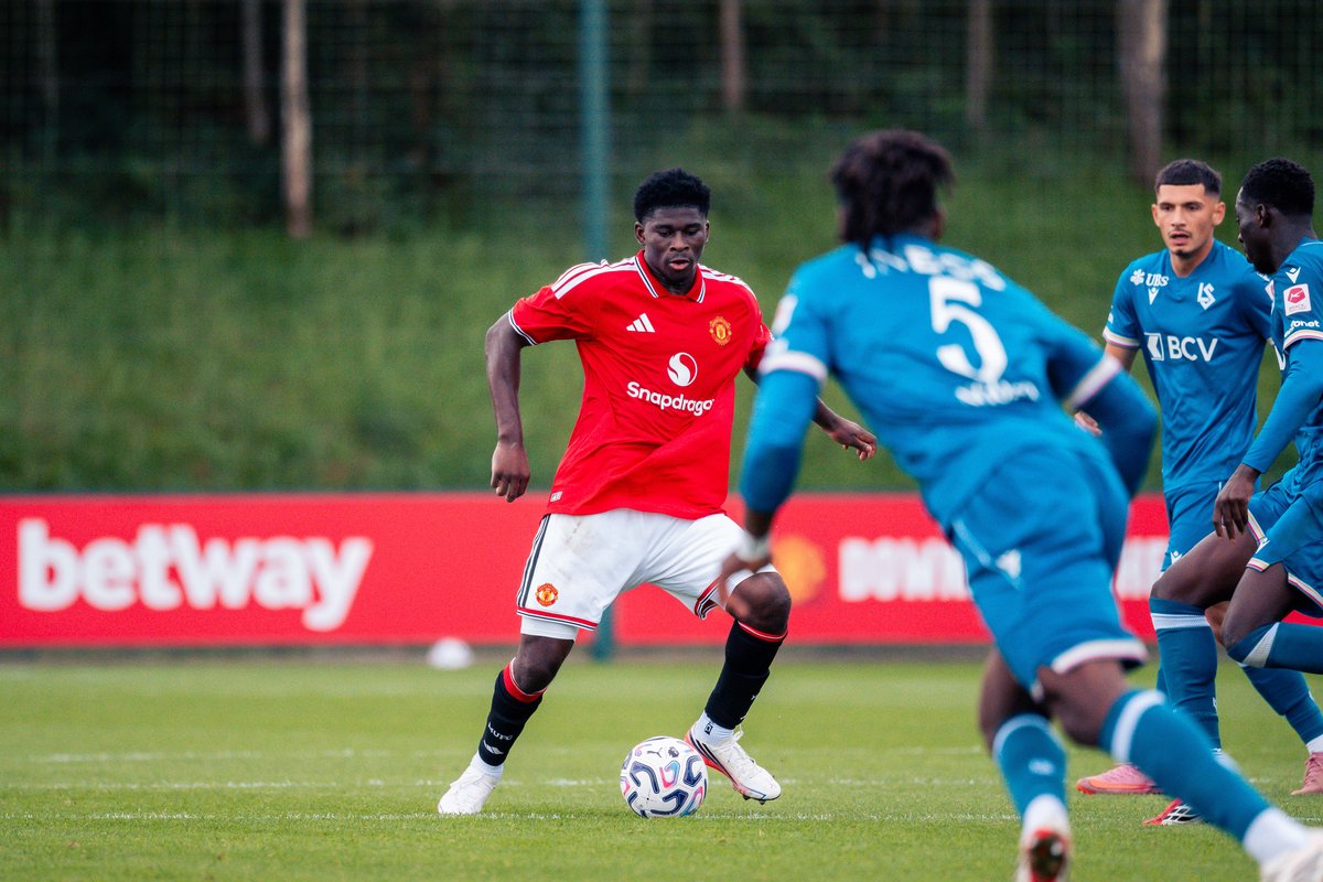 Baleba gets first taste of United action