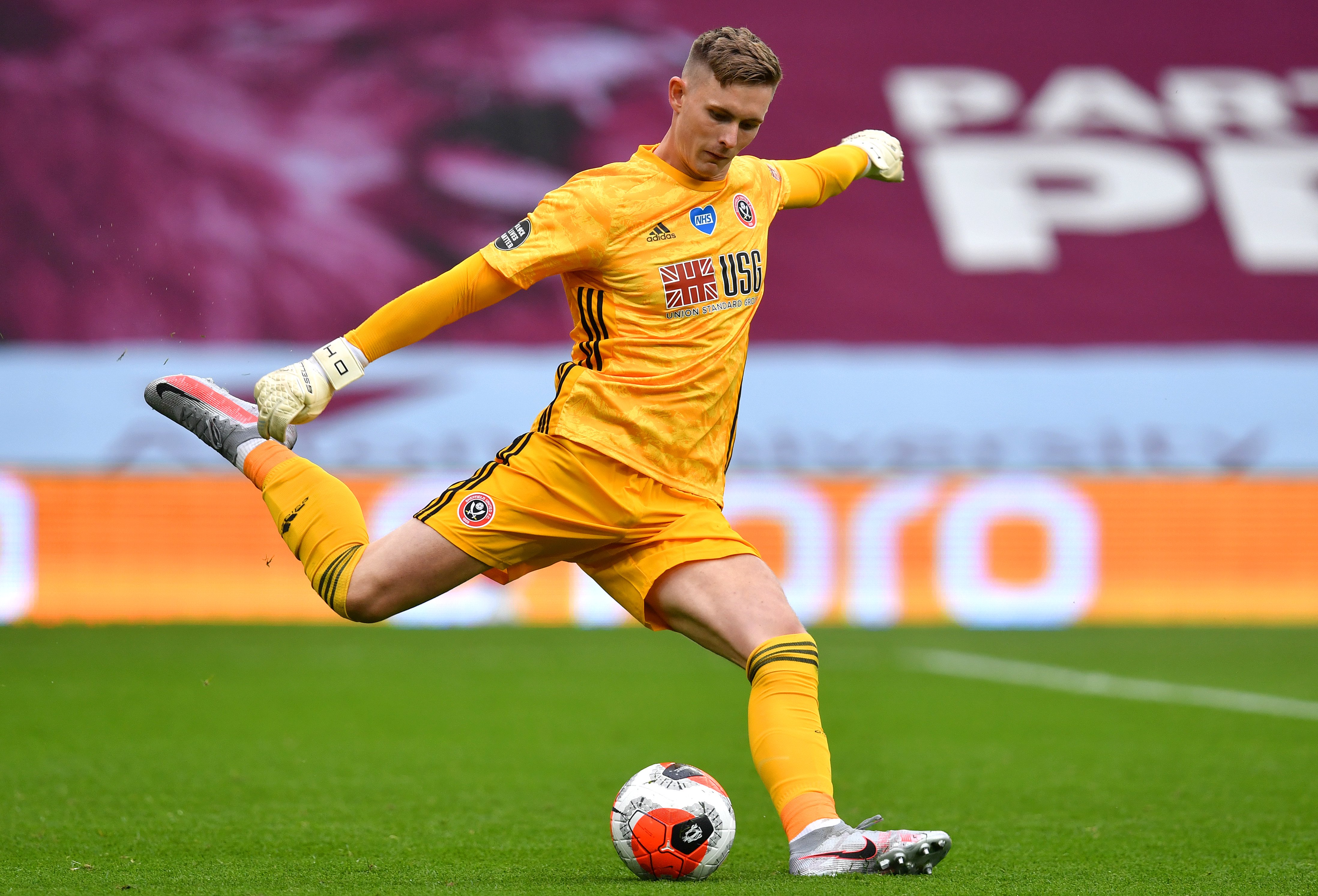 Sheffield United extend Henderson loan deal