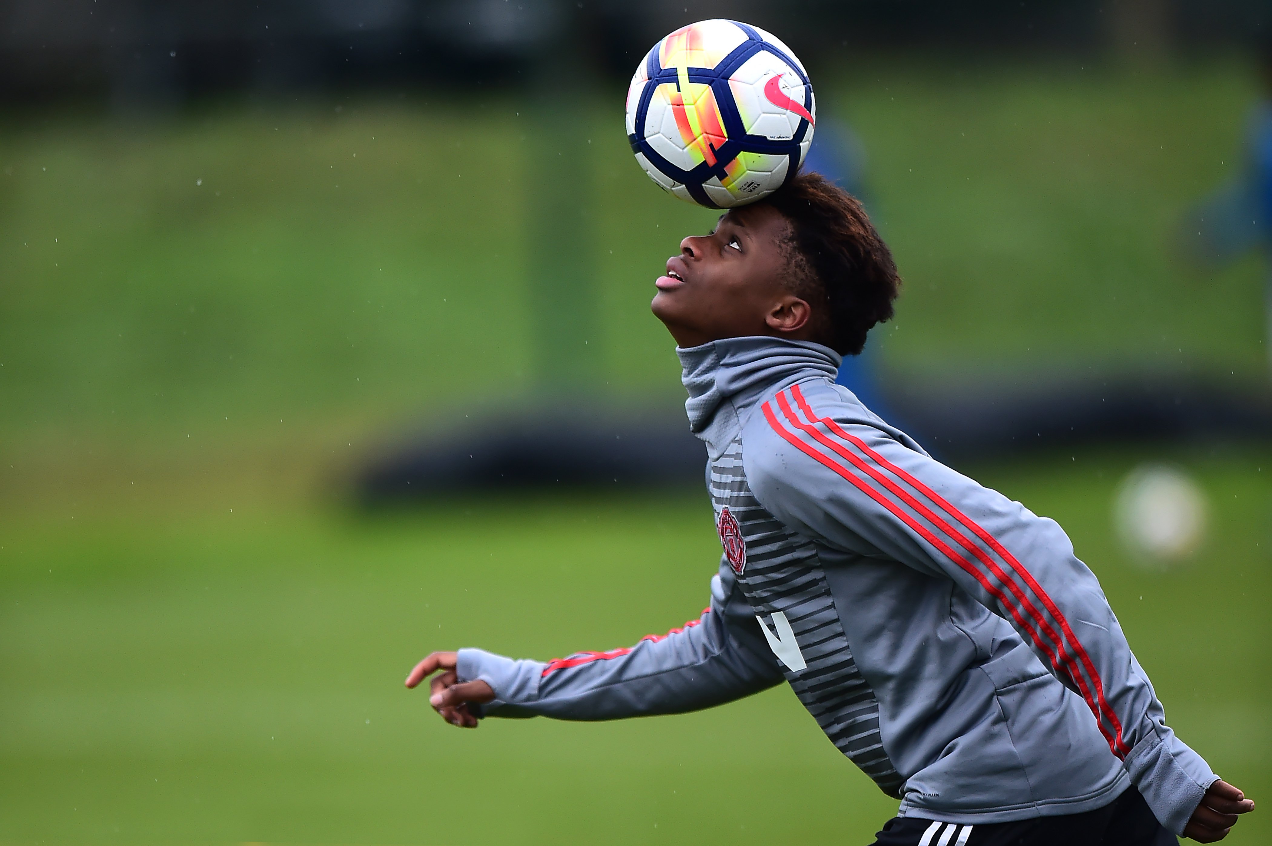Ramazani signs first pro contract with United